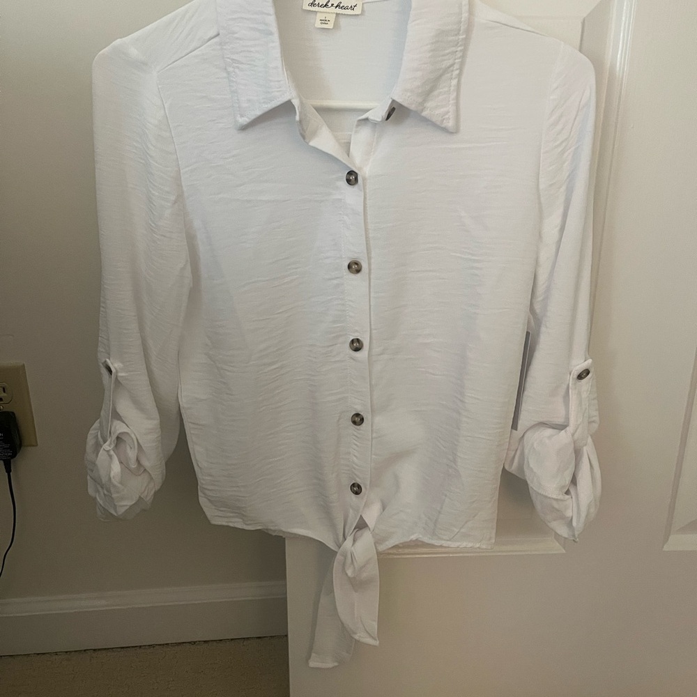 Derek Heart Cream 3/4 Sleeve Tie Front Button Down Shirt